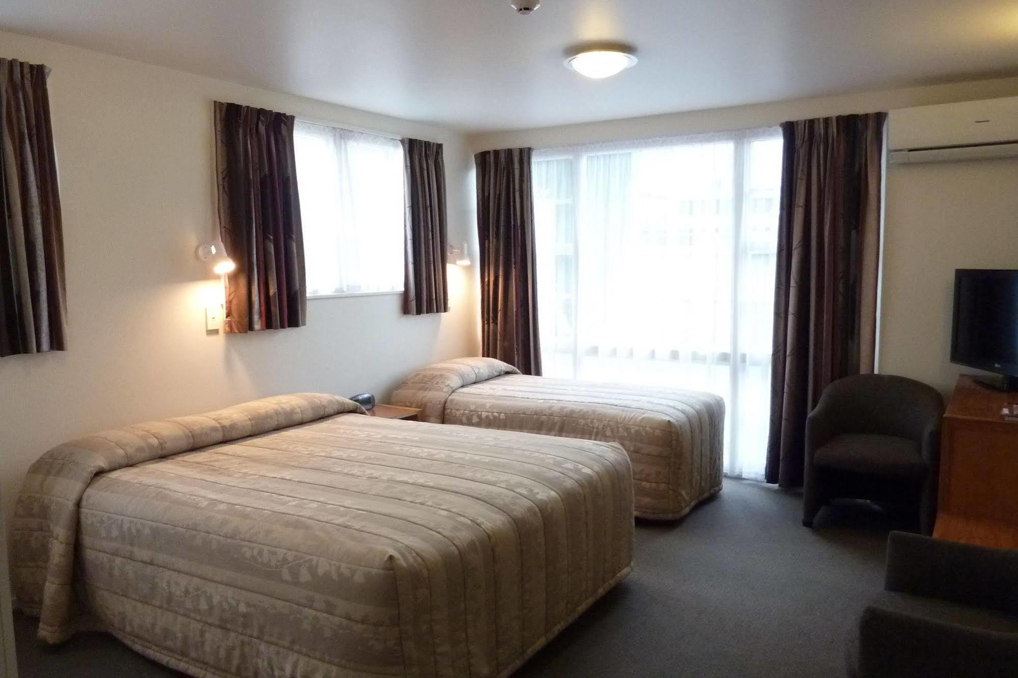 Colonial Inn Motel Крайстчерч Екстер'єр фото